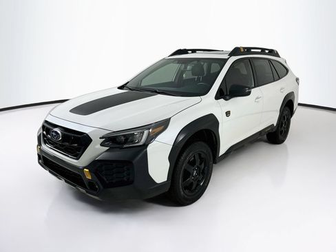 Used 2025 Subaru Outback Wilderness AWD/4WD image 3