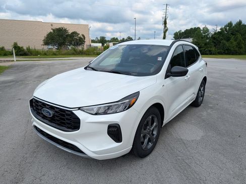 Certified 2023 Ford Escape ST-Line w/ Tech Pack #1 FWD image 5