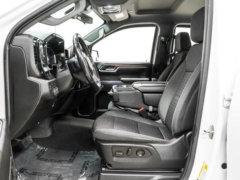 Used 2022 Chevrolet Silverado 1500 LT AWD/4WD image 16
