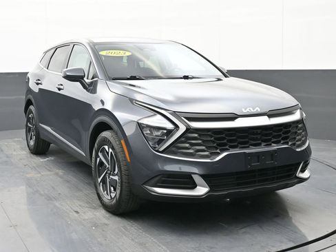Used 2023 Kia Sportage LX image 8