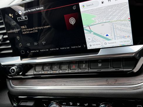 Certified 2025 GMC Sierra 1500 SLT image 34