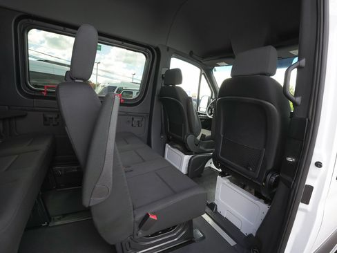 Used 2025 Mercedes-Benz Sprinter 2500 image 47