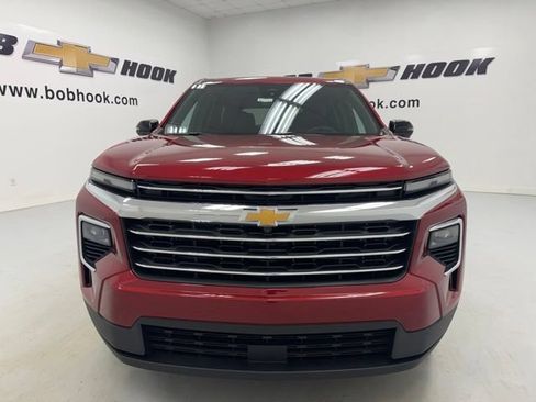New 2026 Chevrolet Traverse LT w/ Driver Confidence Package FWD image 2