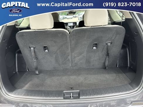 Used 2022 Kia Sorento EX w/ Panoramic Sunroof Package FWD image 16