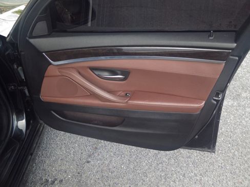 Used 2016 BMW 535i xDrive Sedan w/ Driver Assistance Package image 30