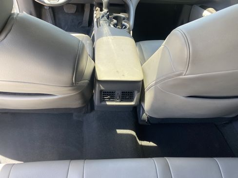 Used 2022 Toyota Camry SE w/ Audio Upgrade Package FWD image 17