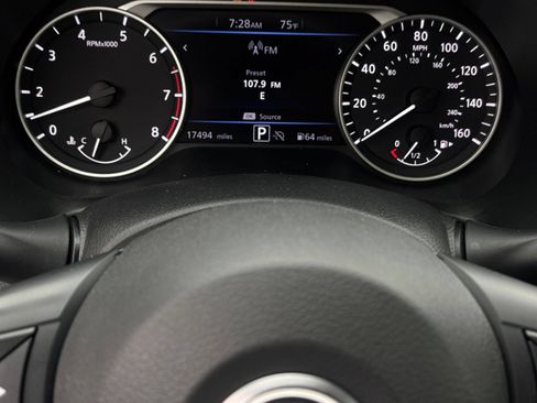 Used 2025 Nissan Sentra SV FWD image 39