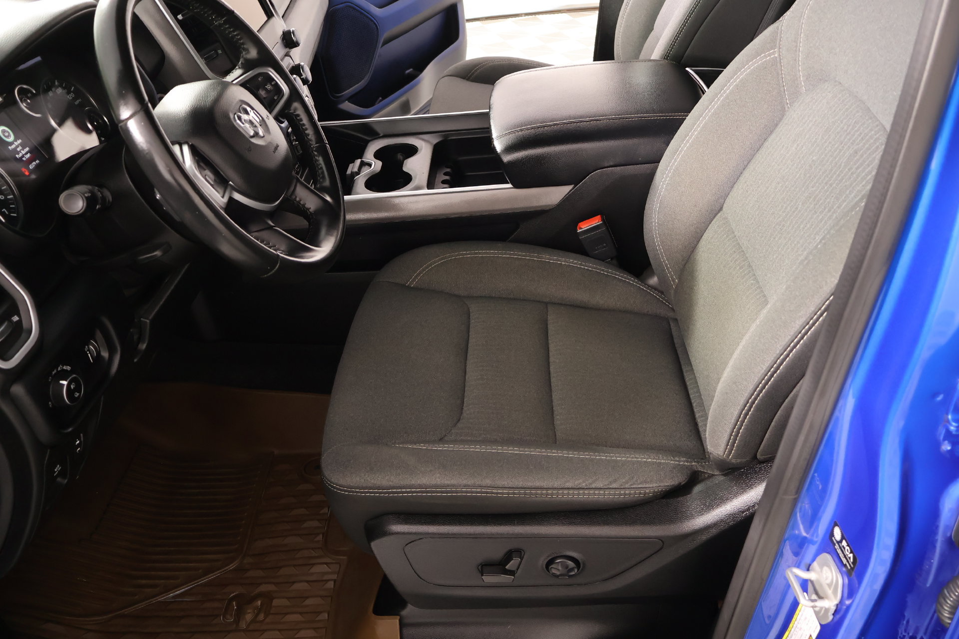 Used 2021 RAM 1500 2WD Crew Cab image 10
