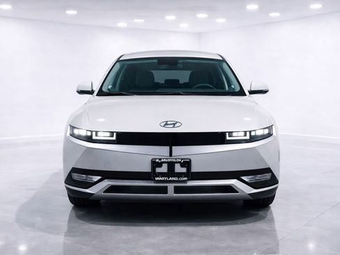 Used 2024 Hyundai Ioniq 5 SEL image 2