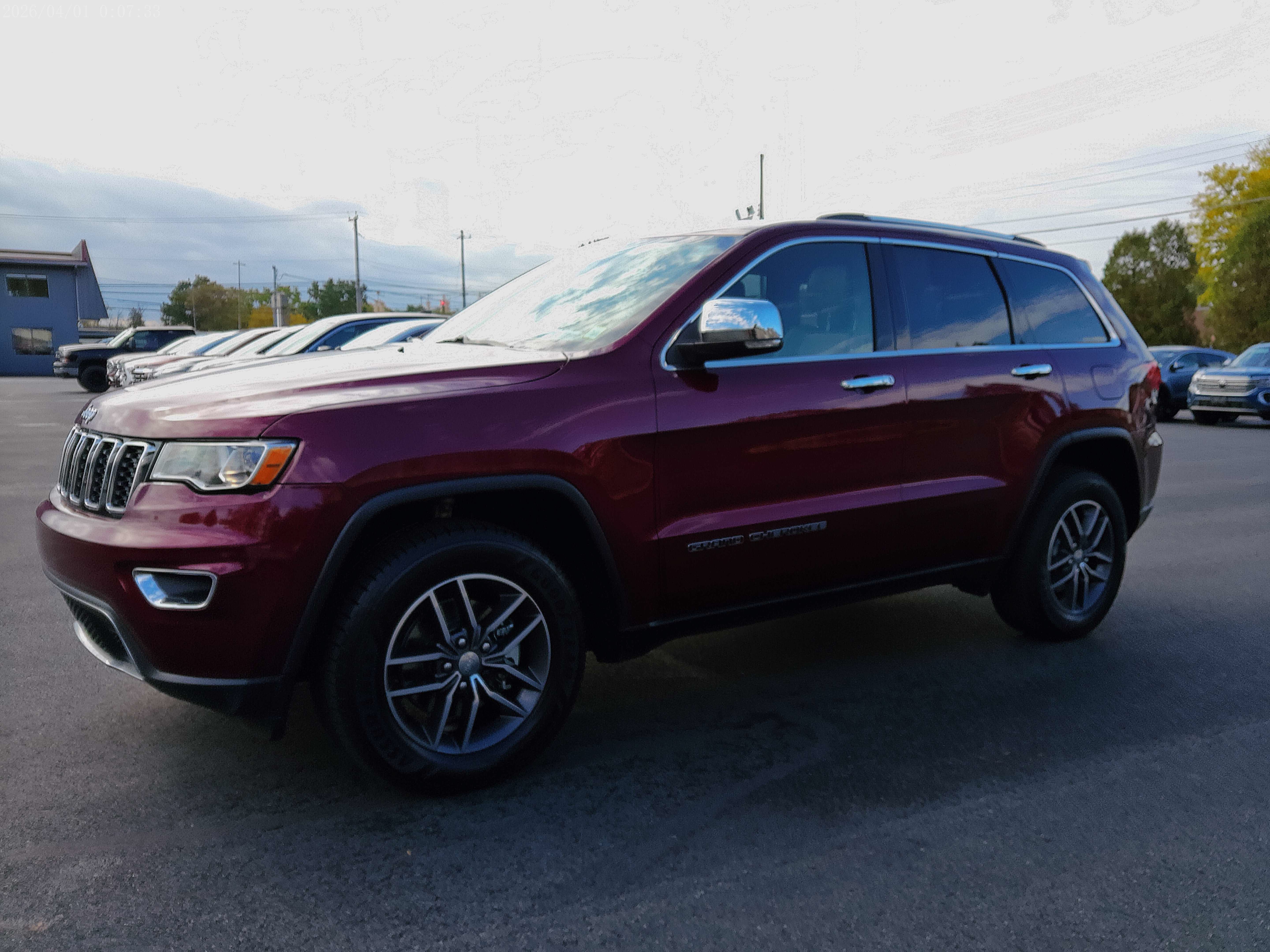 Used 2018 Jeep Grand Cherokee Limited AWD/4WD image 4