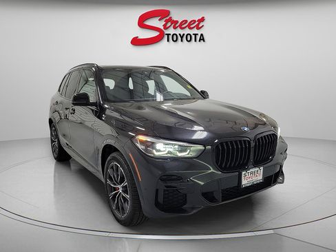 Used 2022 BMW X5 xDrive40i w/ M Sport Package AWD/4WD image 5