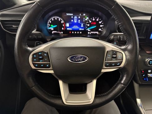 Used 2020 Ford Explorer Limited w/ Equipment Group 310A AWD/4WD image 11