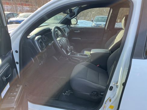 Used 2019 Toyota Tacoma TRD Off-Road image 6