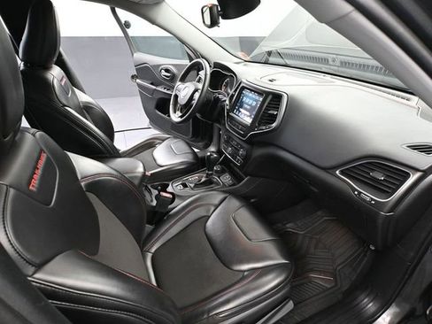 Used 2022 Jeep Cherokee Trailhawk image 45