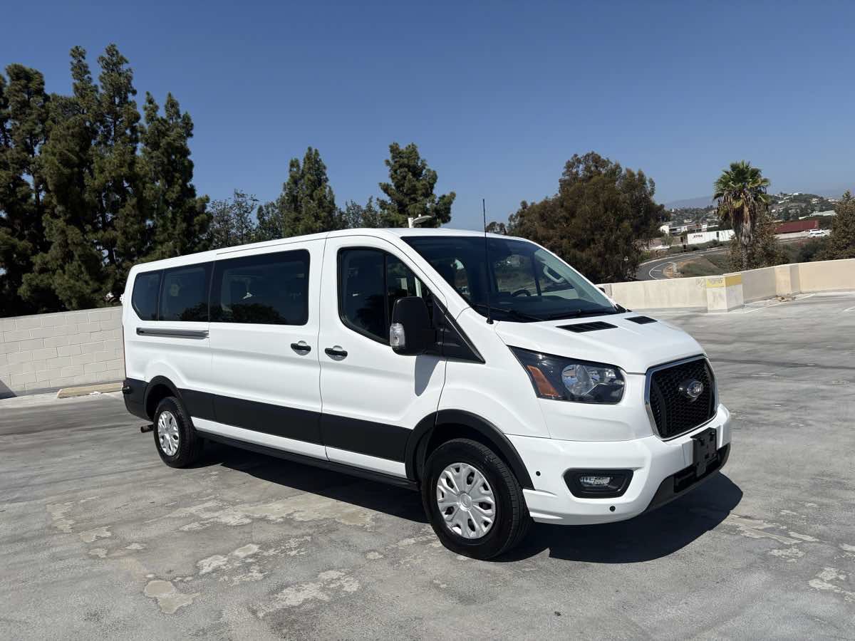 Used 2024 Ford Transit 350 XLT RWD image 29