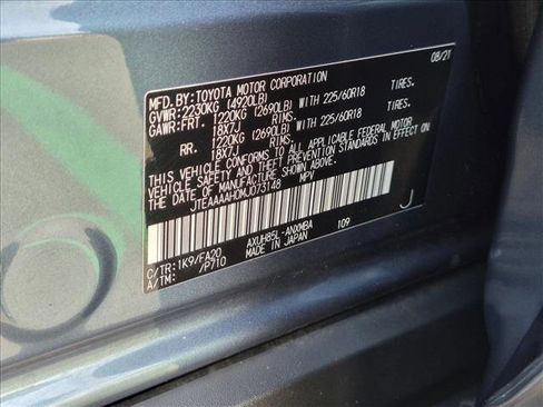 Certified 2021 Toyota Venza LE w/ Carpet Mat Package (TMS) AWD/4WD image 24