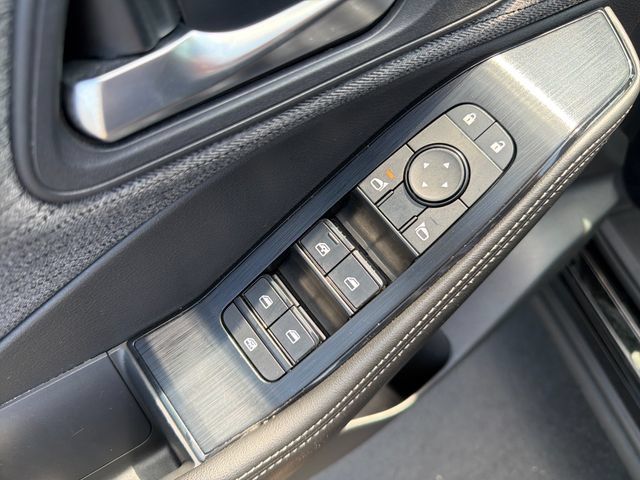 Used 2022 Nissan Rogue SV AWD/4WD image 13