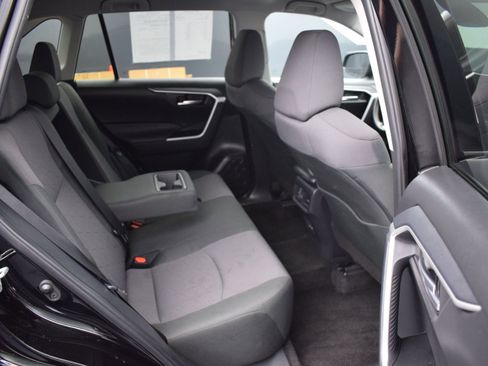 Used 2025 Toyota RAV4 XLE FWD image 11