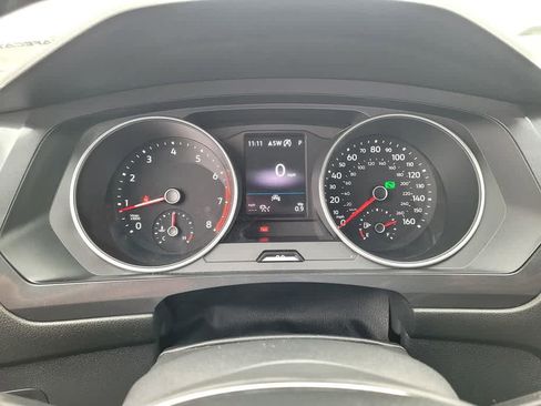 Used 2021 Volkswagen Tiguan SE w/ Panoramic Sunroof Package image 22