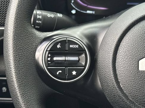 Used 2023 Kia Soul LX w/ Option Group 015 FWD image 13