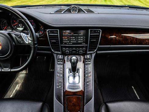 Used 2016 Porsche Panamera Edition image 29