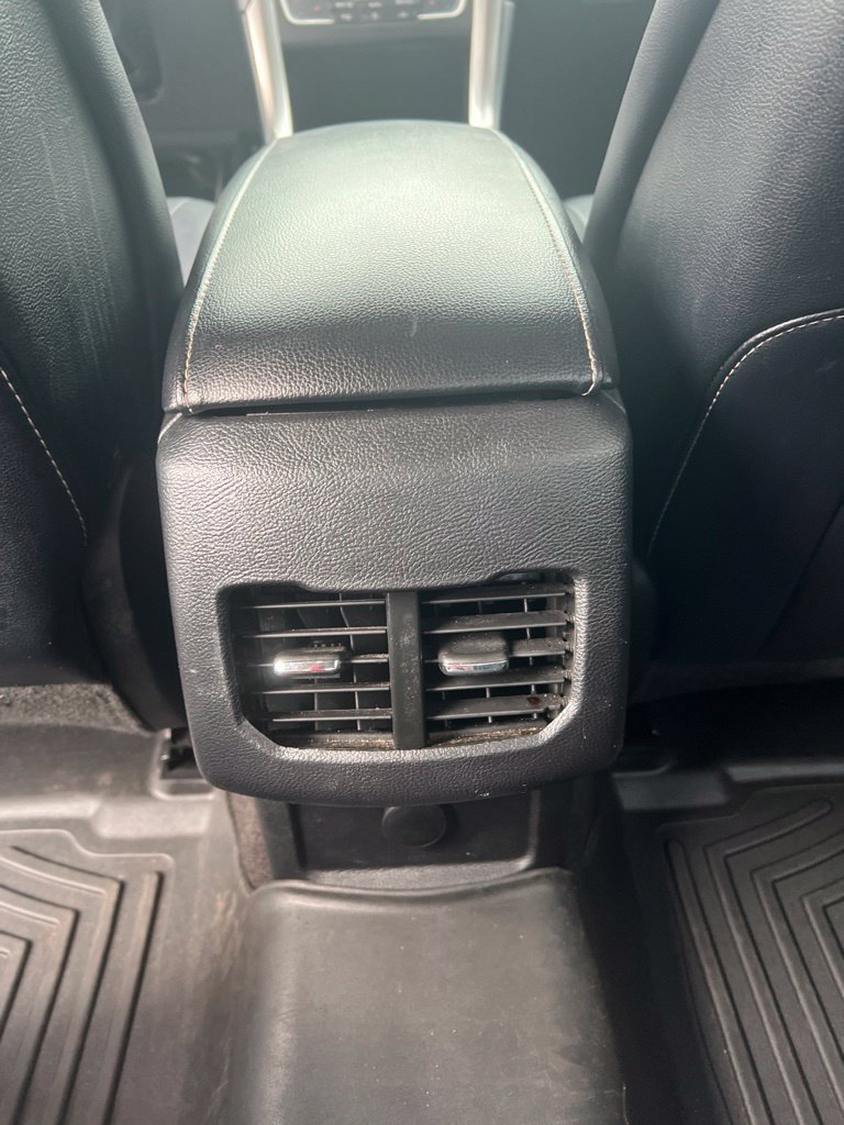 Used 2019 Ford Fusion SEL FWD image 13