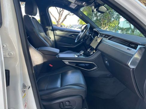 Used 2025 Jaguar F-PACE R-Dynamic S image 31