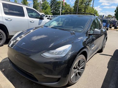 Used 2021 Tesla Model Y Long Range AWD/4WD image 1