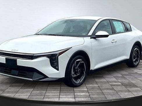 Certified 2025 Kia K4 EX FWD image 1