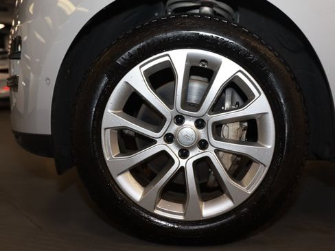 Used 2024 Land Rover Range Rover Sport SE image 23