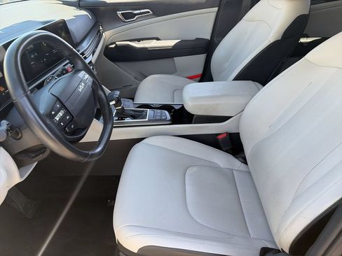 Certified 2026 Kia Sportage EX w/ EX Panorama Roof Package FWD image 18
