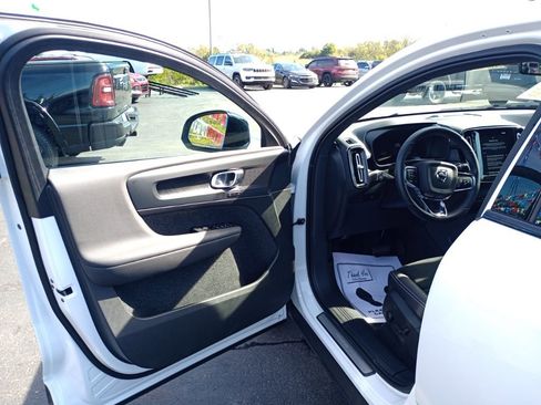 Used 2024 Volvo C40 P8 Recharge Plus image 19