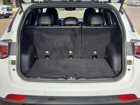 Used 2023 Jeep Compass Trailhawk image 10