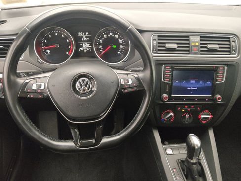 Used 2016 Volkswagen Jetta SE FWD image 22