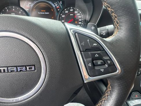 Used 2016 Chevrolet Camaro SS RWD image 31