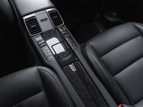 Certified 2014 Porsche Panamera Turbo S image 25