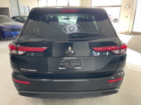 Used 2022 Mitsubishi Outlander ES image 6