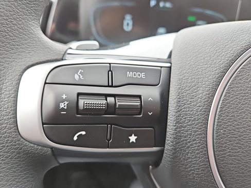 Used 2025 Kia Sportage LX image 24