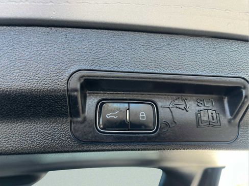 Used 2022 Ford Explorer XLT w/ Equipment Group 202A image 24