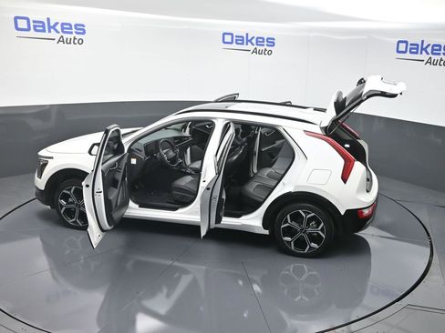 Certified 2023 Kia Niro EX Touring image 59