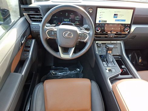 Certified 2024 Lexus GX 550 w/ Accessory Package (Z1) AWD/4WD image 11