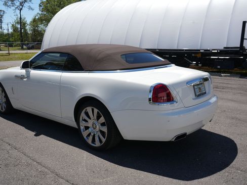 Used 2017 Rolls-Royce Dawn image 4