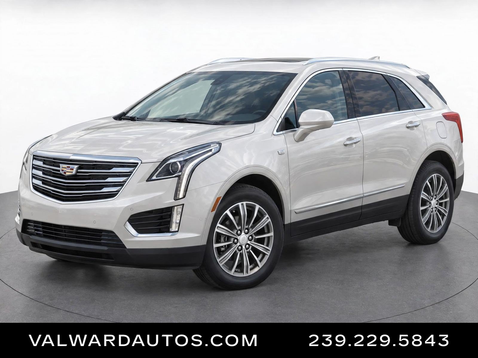 Used 2017 Cadillac XT5 Luxury AWD/4WD image 1