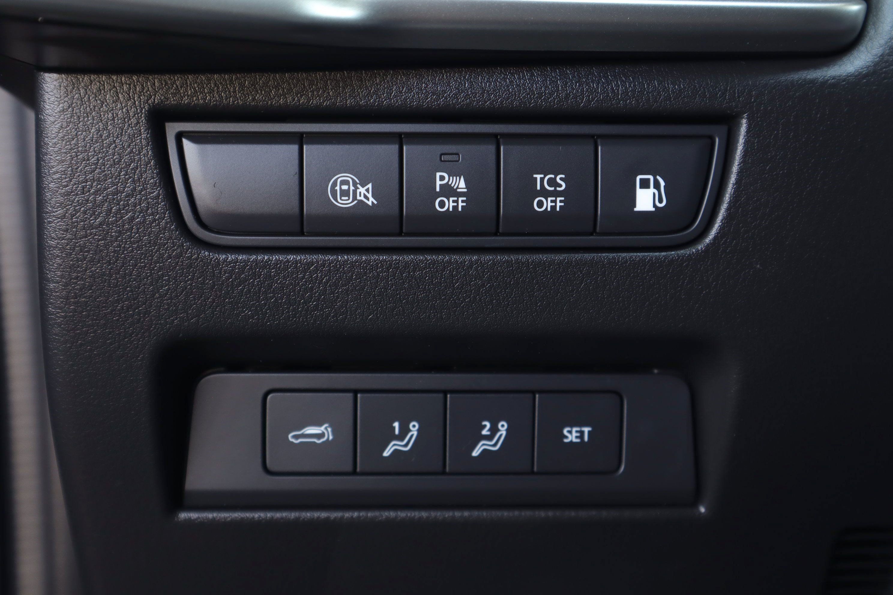 Certified 2025 MAZDA CX-70 Plug-In Hybrid w/ Premium Pkg AWD/4WD image 23