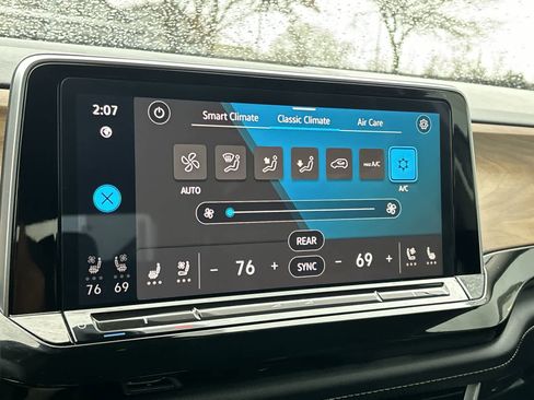 Used 2024 Volkswagen Atlas SE image 24