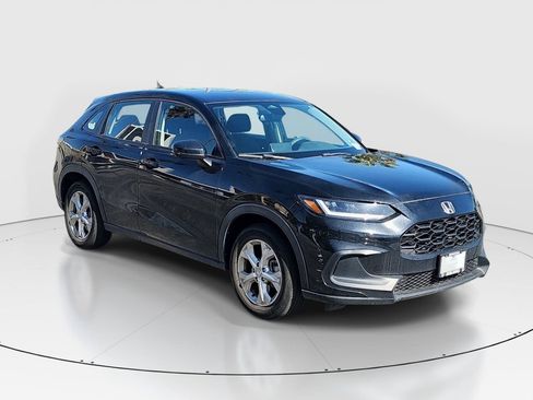 Certified 2023 Honda HR-V LX image 3