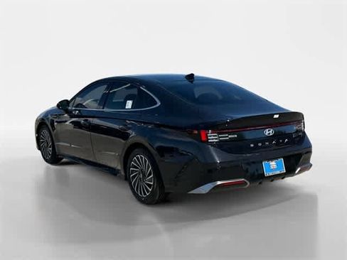 New 2025 Hyundai Sonata Limited image 3