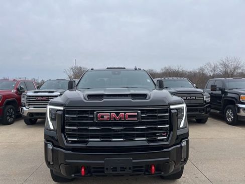 Used 2024 GMC Sierra 2500 AT4 w/ AT4 Premium Plus Package image 2
