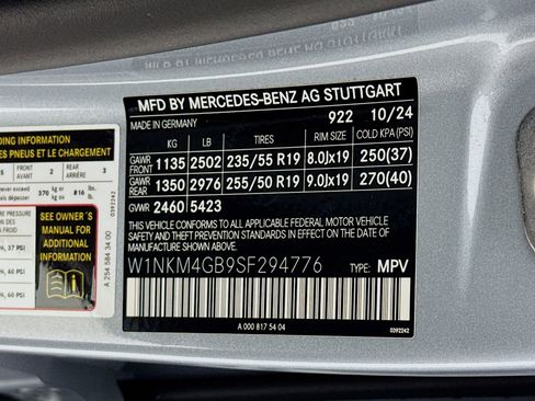 Certified 2025 Mercedes-Benz GLC 300 image 32