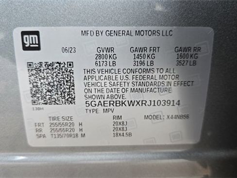 Used 2024 Buick Enclave Essence w/ Experience Buick Package image 32